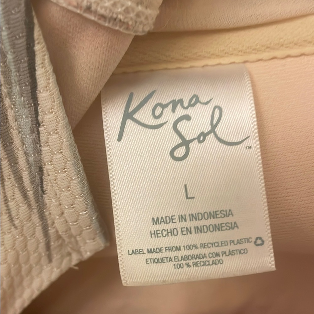 So flattering! Kona Sol One Piece Swimsuit with Tropical Print - Picture 2 of 6